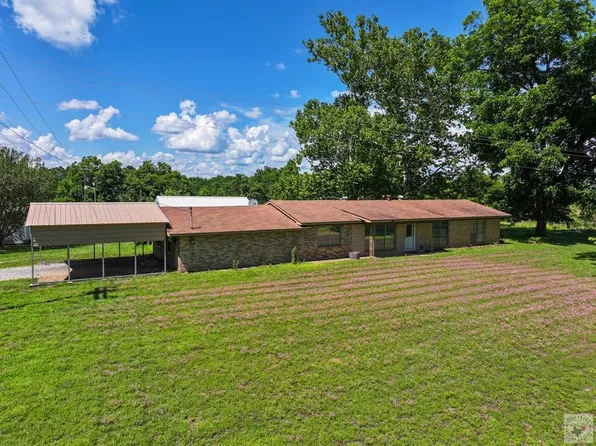 792 County Road 3110, De Kalb, TX 75559