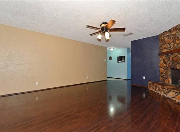 4th image of 617 Edwards Dr