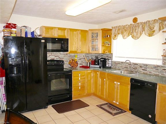 2nd image of 1138 Hillside Ave APT C1