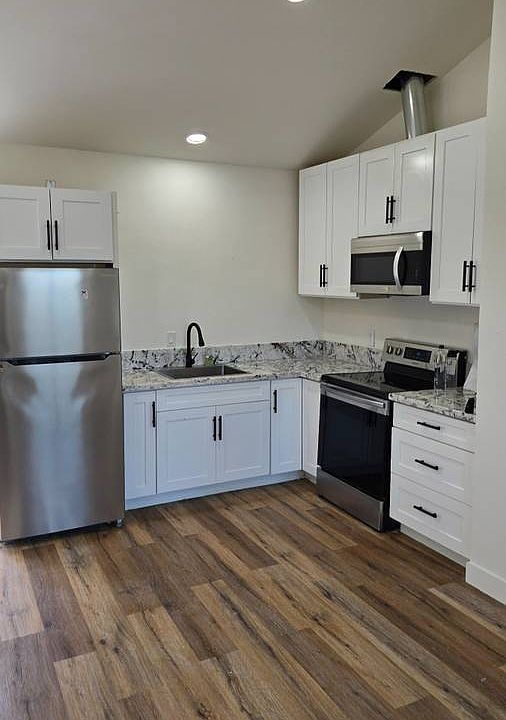 1st image of 524 S San Jacinto Dr