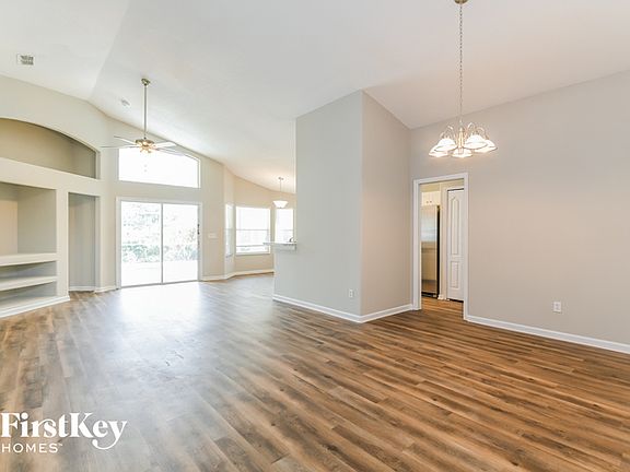 4th image of 16029 Bay Vista Dr