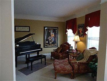 2nd image of 21457 Oakhurst Ln