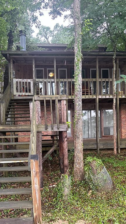 135 Forest Ln - Property Image