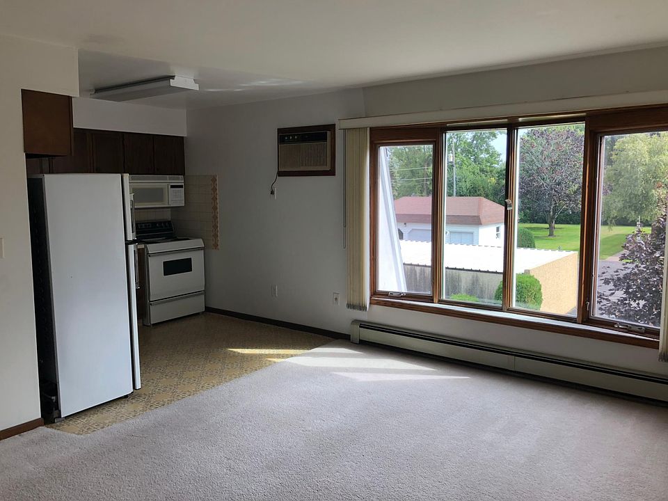 2nd image of 900 Stillwell Ave APT 3