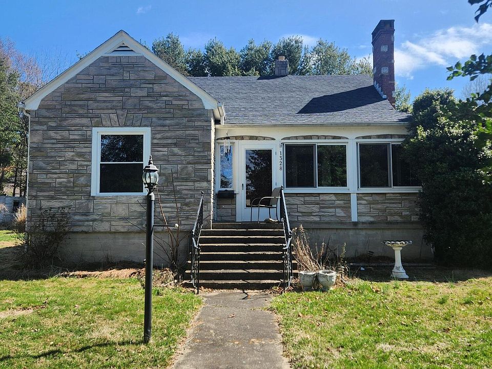 1st image of 1328 Cherry Ave