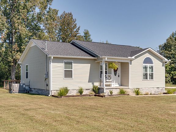 3rd image of 111 Liza Beth Ln