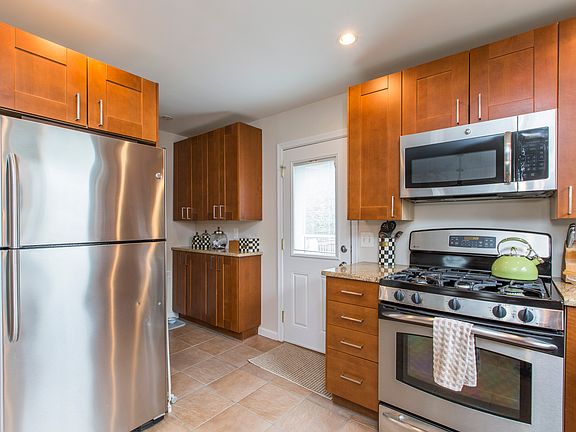 3rd image of 6462 Lawnton St