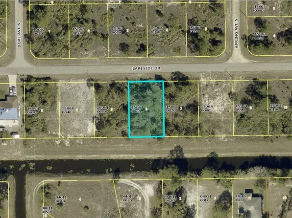 960 Lakeside Dr, Lehigh Acres, FL 33974