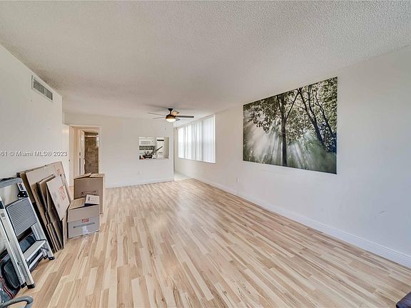 5th image of 9430 Tangerine Pl APT 301