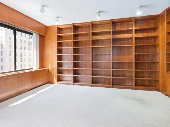 733 Park Avenue image 4 of 7