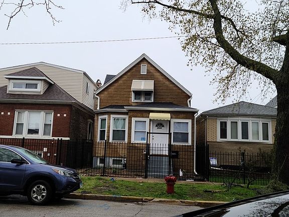2nd image of 2028 N Leclaire Ave
