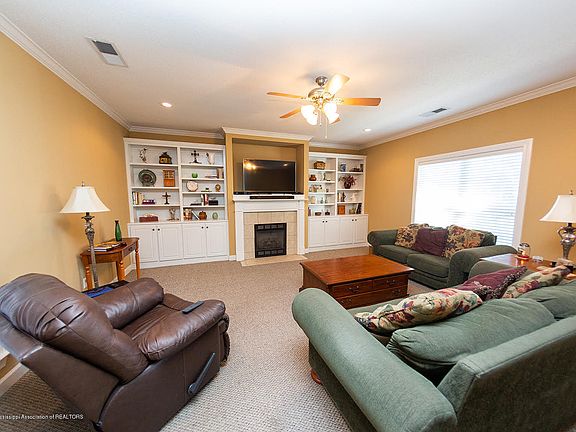 3rd image of 7307 Windsong Dr
