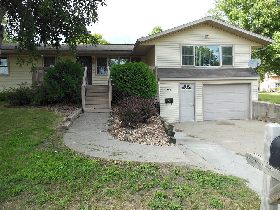 1st image of 103 River Heights Dr NE