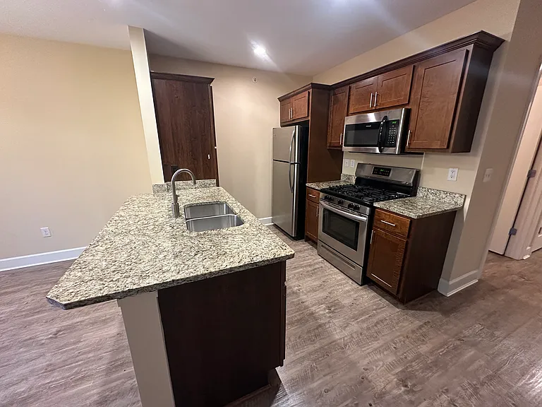 Dockside Village Apartments — Photo 58