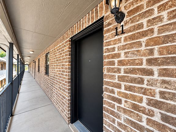 2nd image of 613 Bernard St APT 11