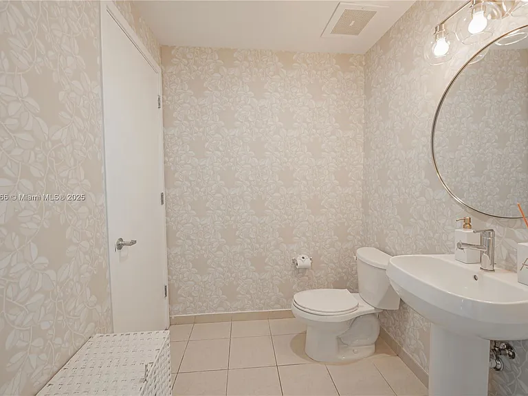 3301 NE 1st Ave #MO702 — Photo 7