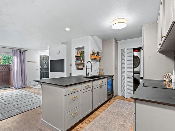 5th image of 315 Spruce St Unit 6