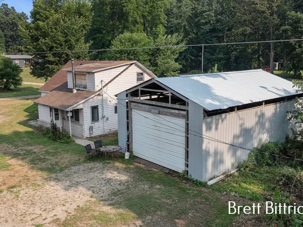 37011 Wahimund Ave, Paw Paw, MI 49079