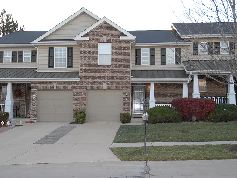 603 Country Village Dr — Photo 2