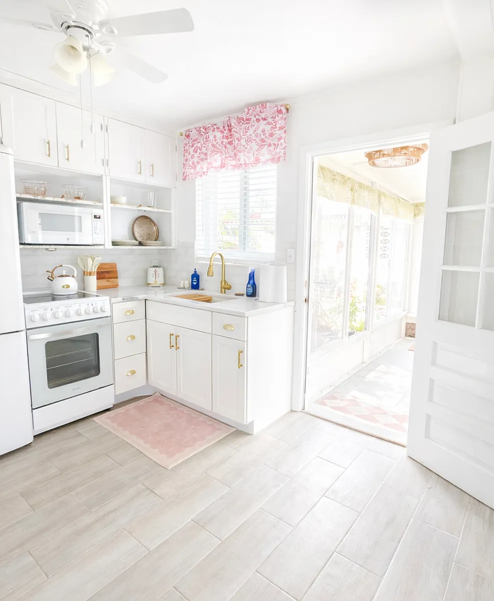 Sunny Kitchen opens to large lanai - 3215 E De Bazan Ave