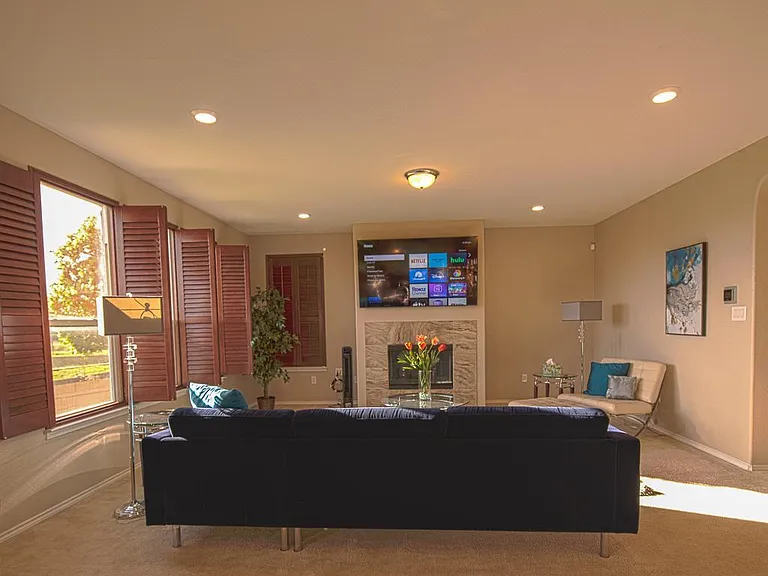 7910 Emmeline Dr — Photo 5