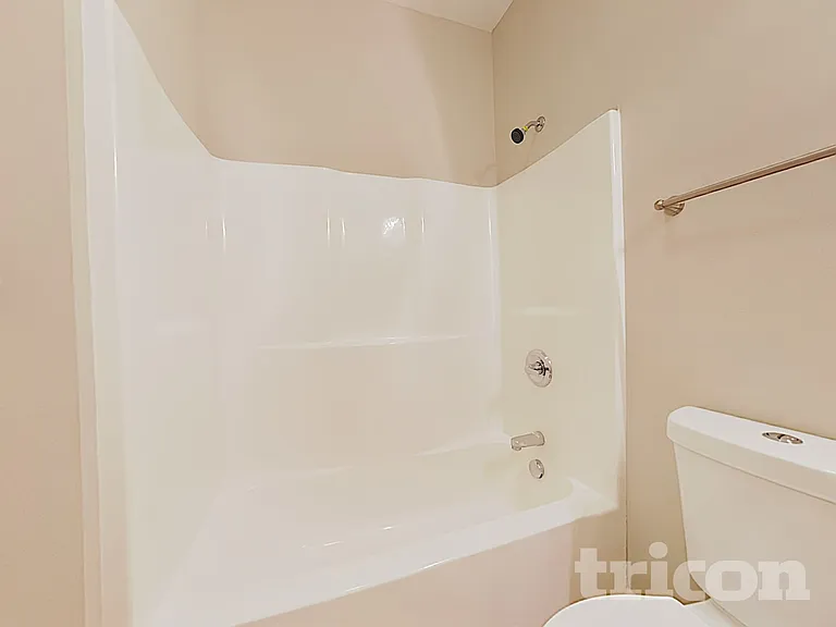 805 Stratford Rd — Photo 15