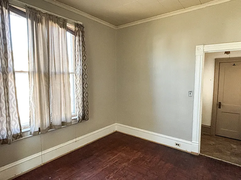 812 W Virginia Ave — Photo 4