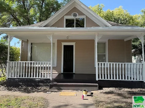 314 Elm St, Vermillion, SD 57069