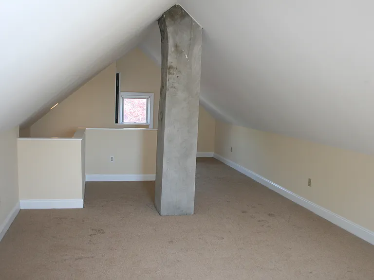 33 Fairfield Ave #B — Photo 6