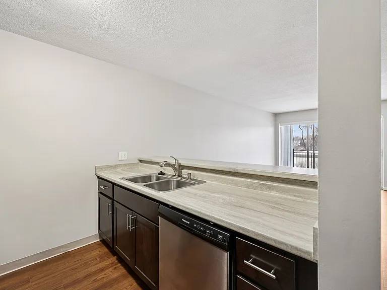 Lexington Hills Apartments — Photo 95