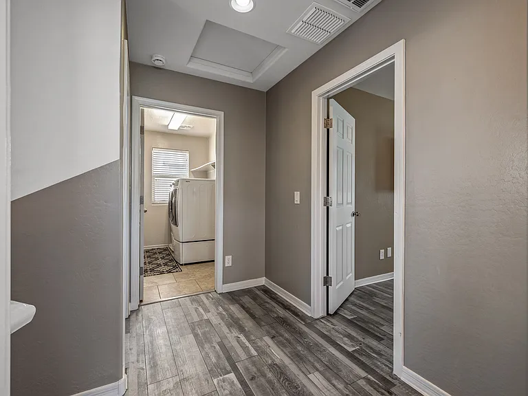 12025 W Polk St — Photo 28