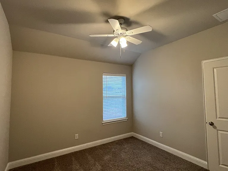 725 Amalfi Way — Photo 15