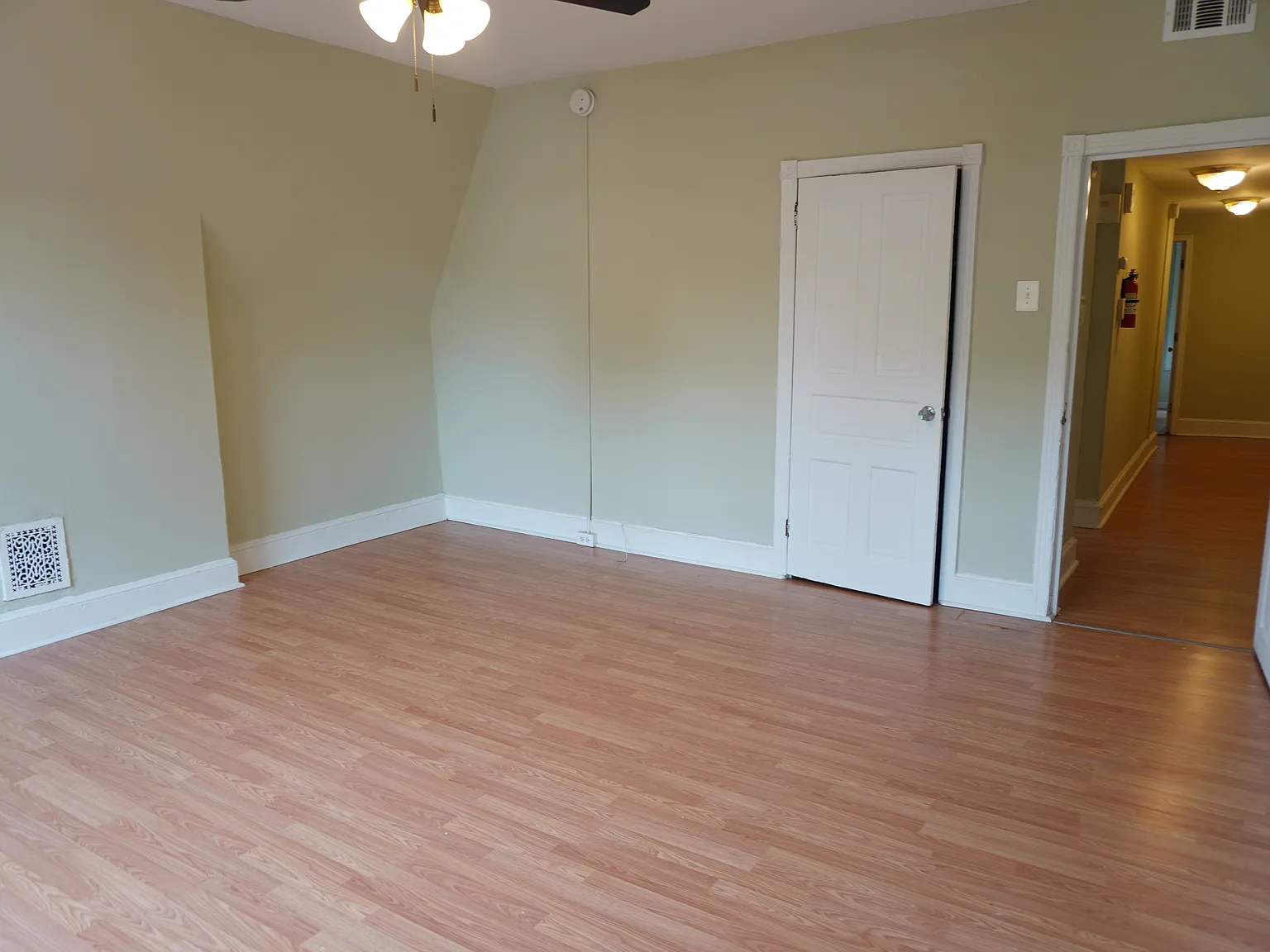 1 bed, 2588 sqft, $1,150 — Photo 2