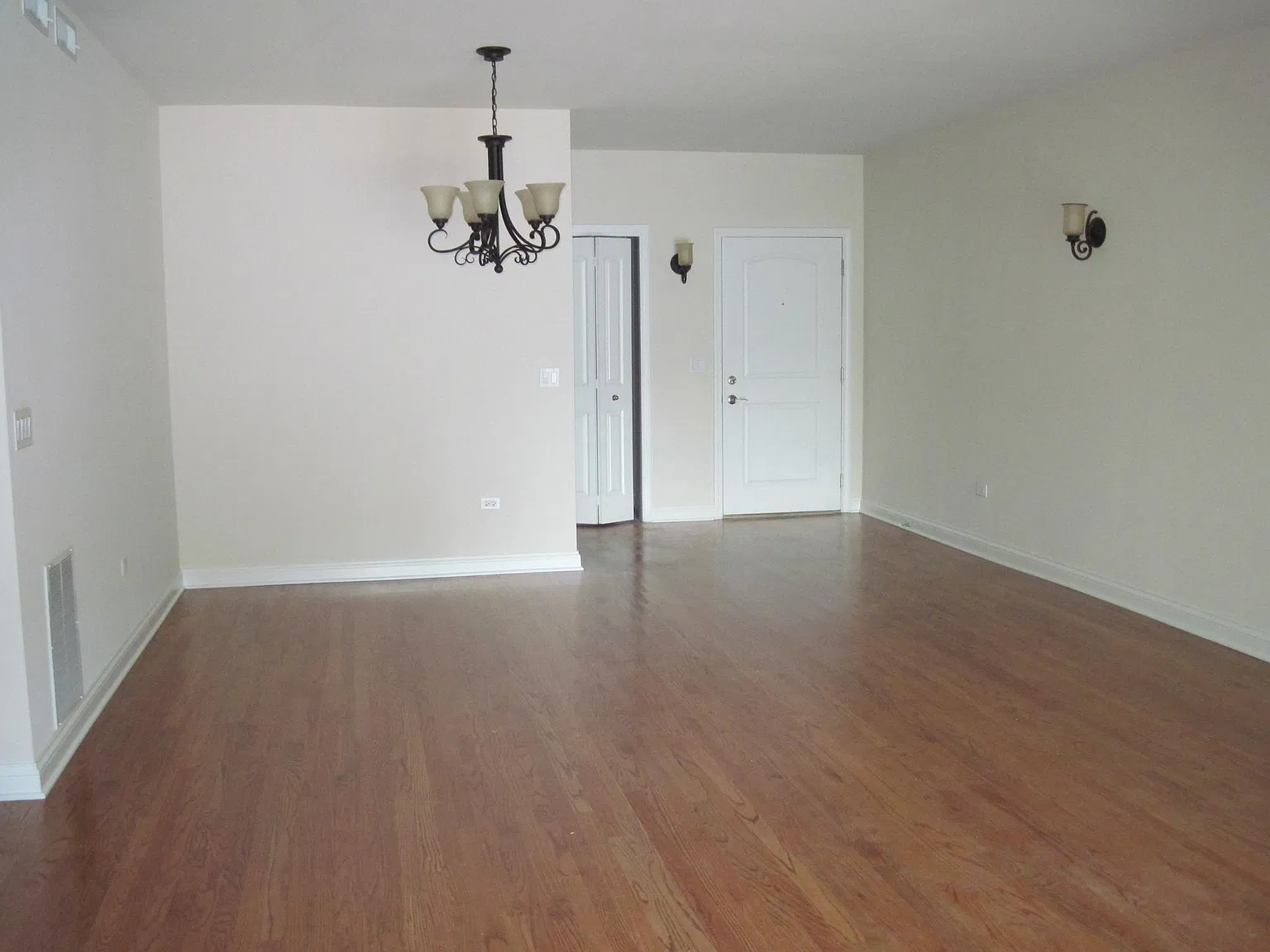 2 bed, 1500 sqft, $2,700 — Photo 3