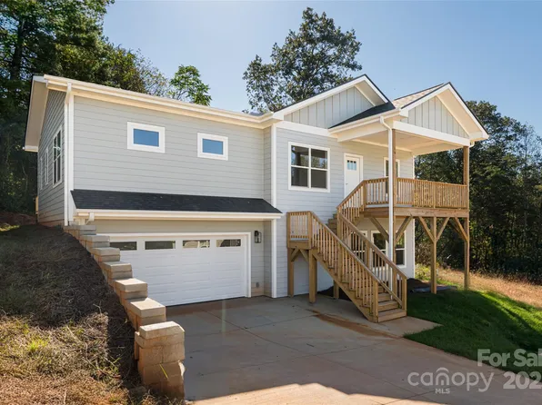 65 Greenwood Fields Dr, Asheville, NC 28804