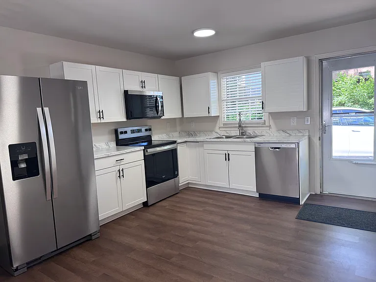 1006 Evans St #B — Photo 10