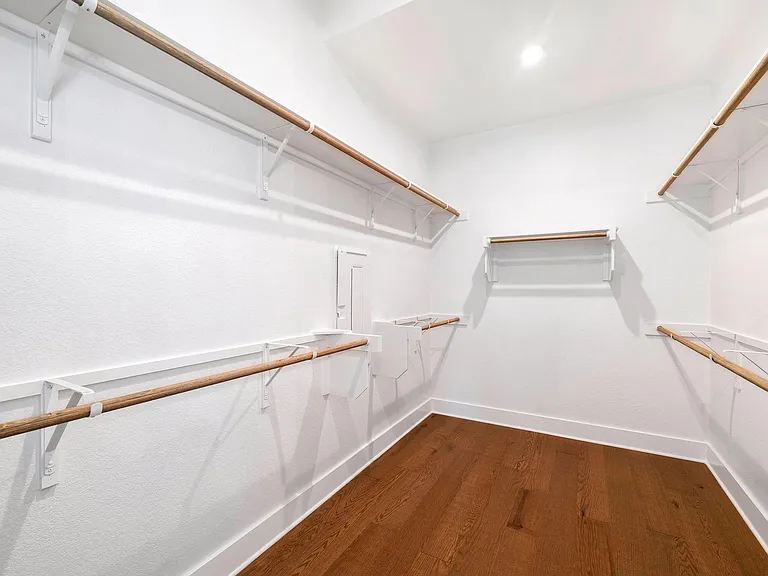 8208 Bouvreuil Dr — Photo 22