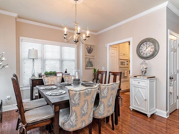 Dining area 1