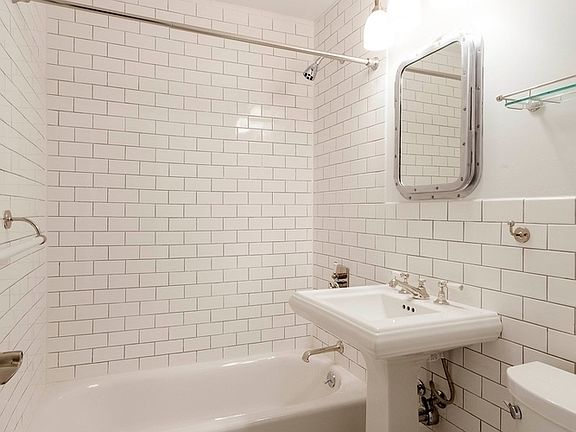 3rd image of 304 E 20th St APT 6G