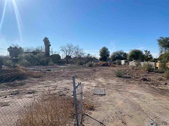 3rd image of 1128 S Palm Ave
