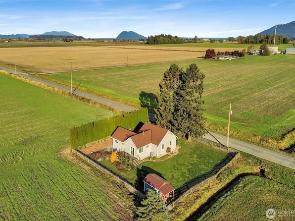 14984 Sunset Road, Bow, WA 98232