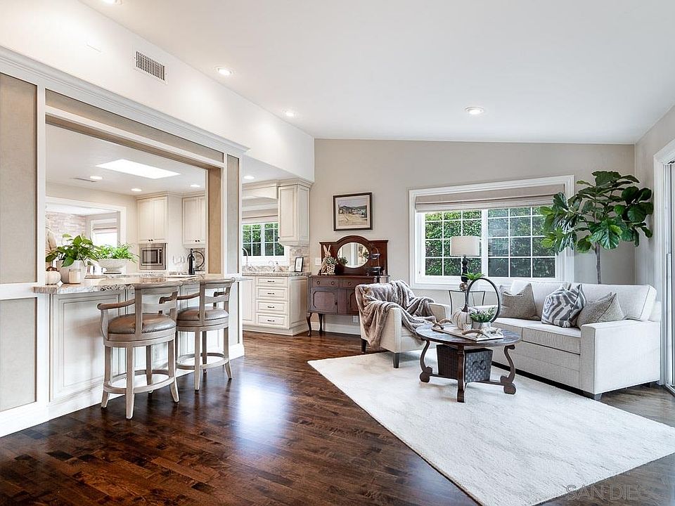 1st image of 2833 Gobat Ave