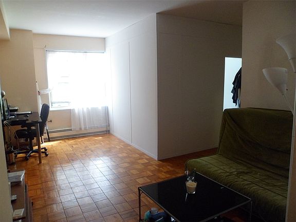2nd image of 7 Fordham Hill Oval APT 1D