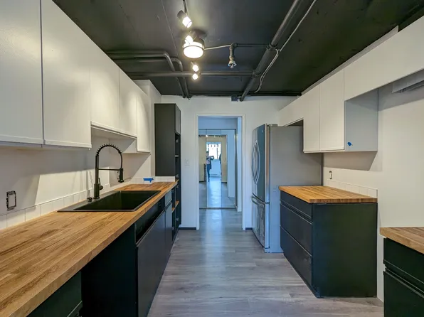 1120 Spring St APT 801, Seattle, WA 98104