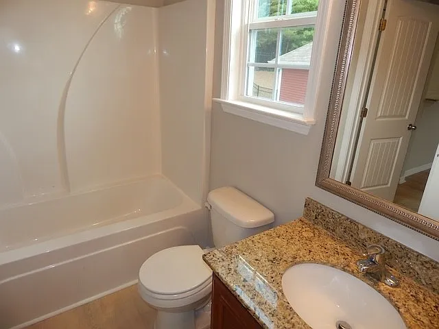415 Laurel Grove Ct — Photo 7