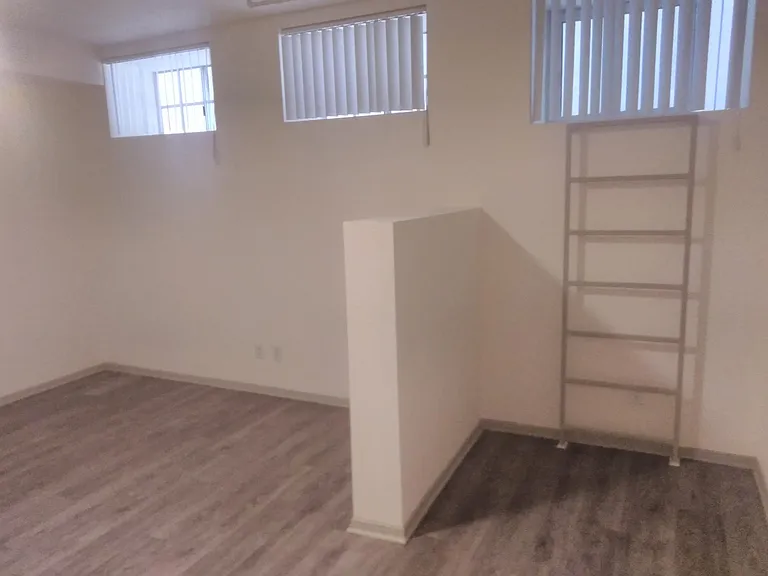615 S Virgil Ave — Photo 15