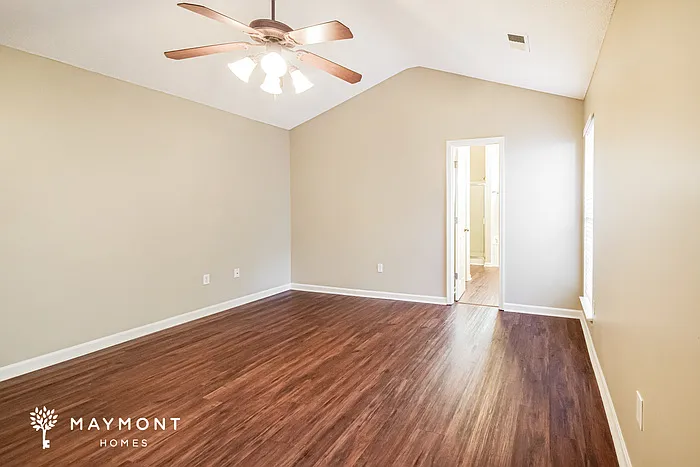 5682 Hunters Chase Dr — Photo 11