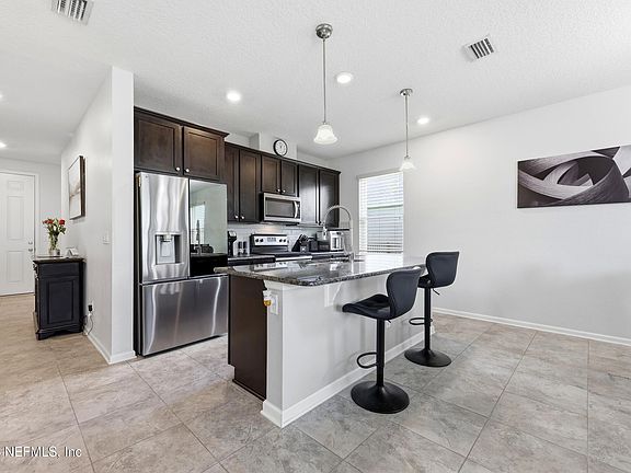 4th image of 733 TRELLIS BAY Drive