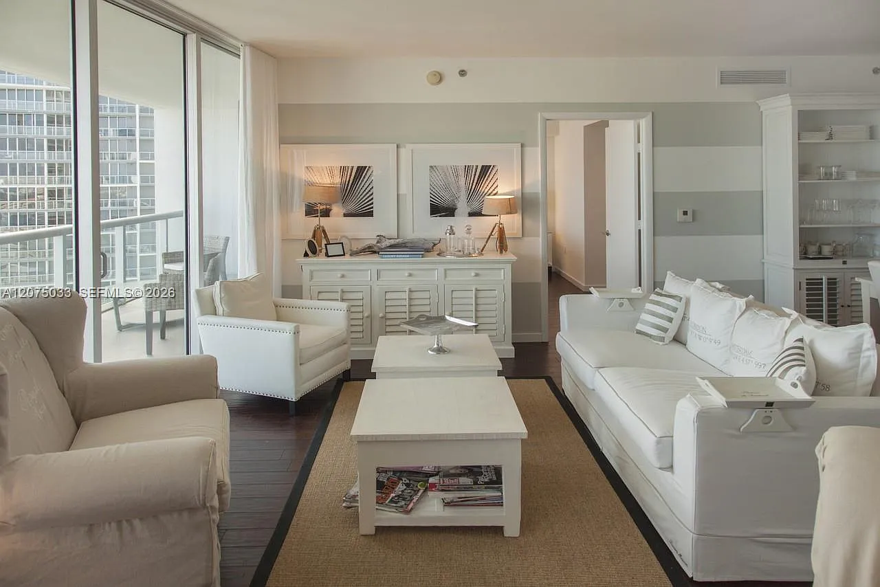 Iconbrickell Condo No 1 — Photo 4