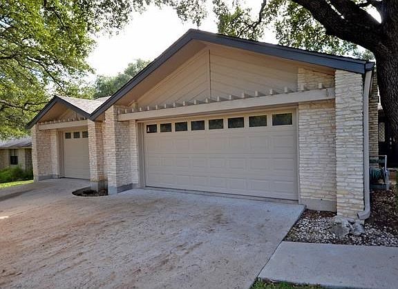 3 Car Garage